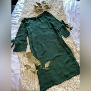 H&M emerald green shift dress